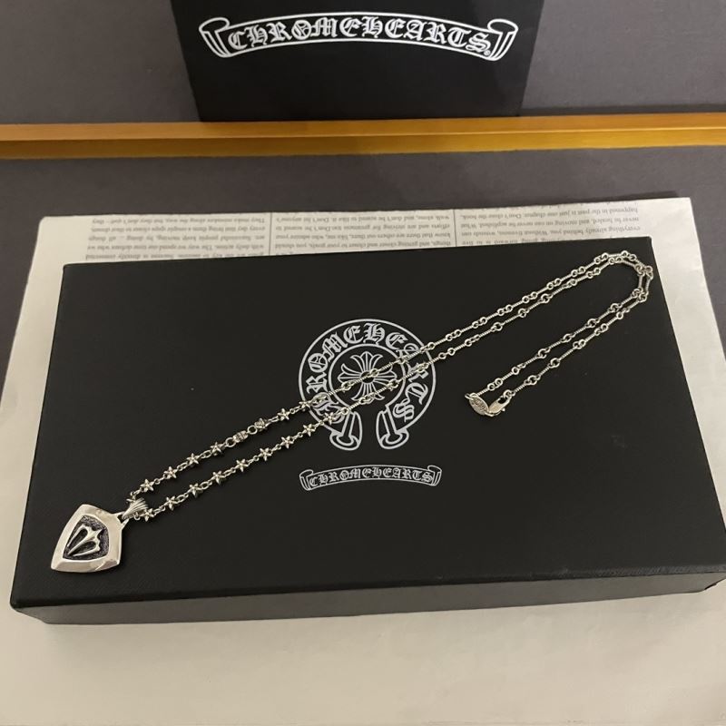 Ch**me He**ts necklaces